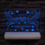Esküvő galambokkal, házassági évforduló személyre szabott 20 cm fa talppal 7 színű 3D led lámpa