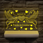 Esküvő galambokkal, házassági évforduló személyre szabott 20 cm fa talppal 7 színű 3D led lámpa