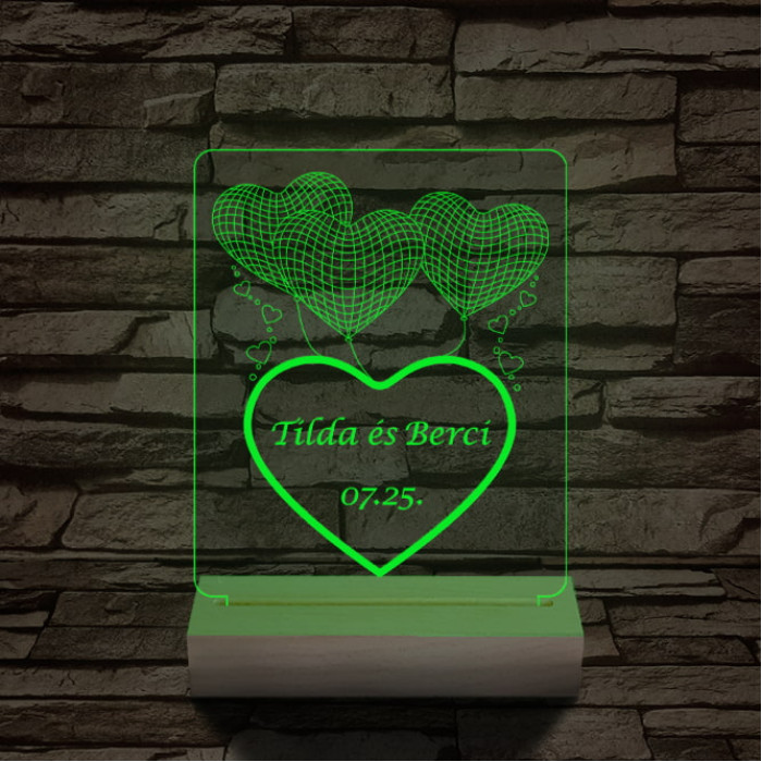 Lufi szívek személyre szabott 20 cm fa talppal 7 színű 3D led lámpa