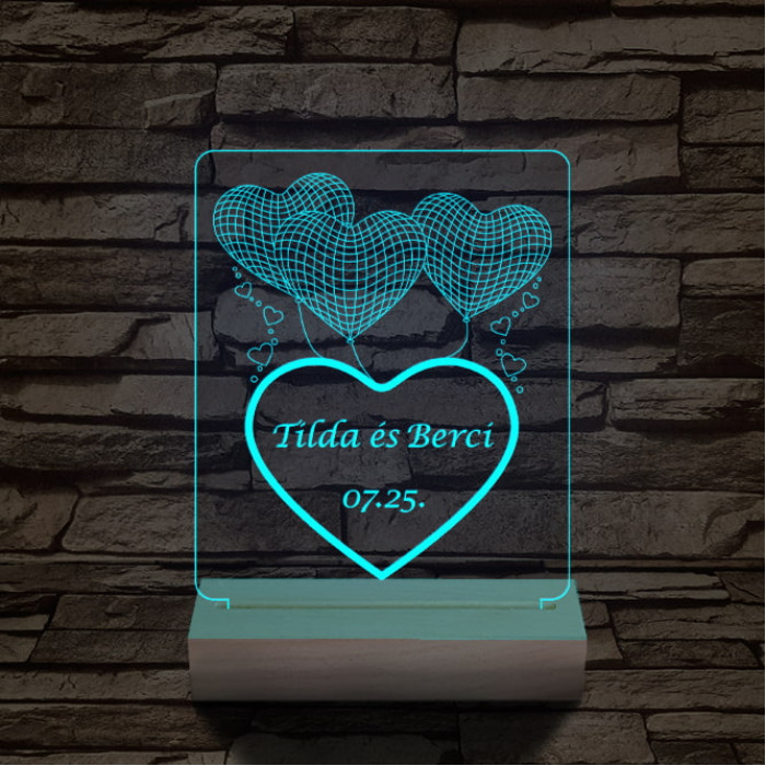 Lufi szívek személyre szabott 20 cm fa talppal 7 színű 3D led lámpa