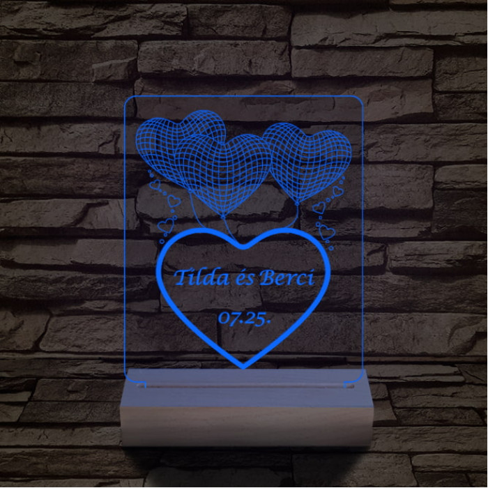 Lufi szívek személyre szabott 20 cm fa talppal 7 színű 3D led lámpa