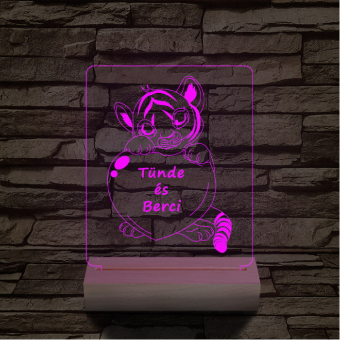Tigris szív személyre szabott 20 cm fa talppal 7 színű 3D led lámpa