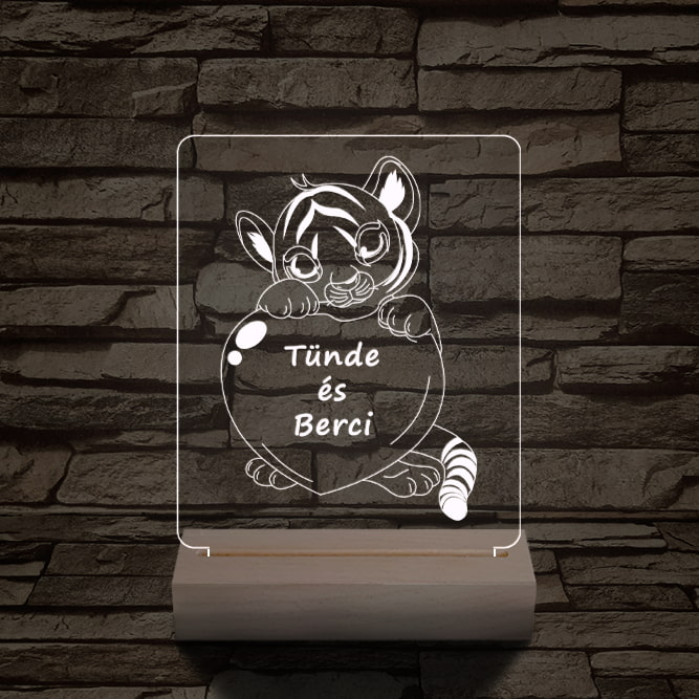 Tigris szív személyre szabott 20 cm fa talppal 7 színű 3D led lámpa