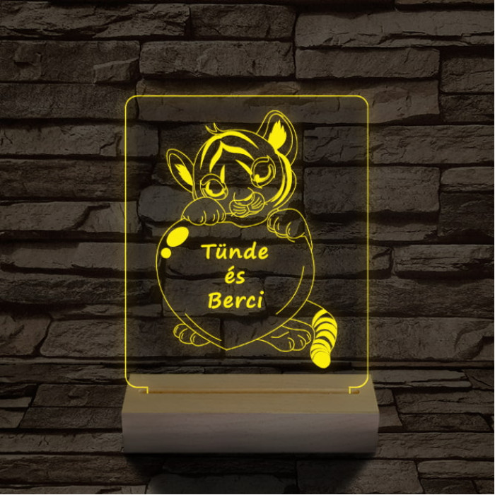 Tigris szív személyre szabott 20 cm fa talppal 7 színű 3D led lámpa
