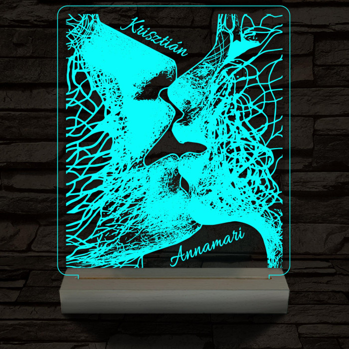 Csók szerelem személyre szabott 20 cm fa talppal 7 színű 3D led lámpa