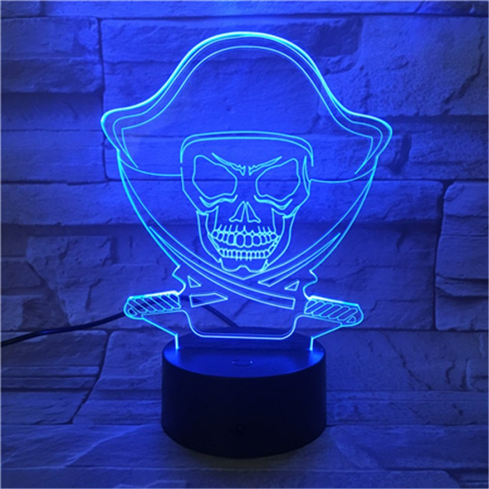 Kalóz halálfej 7 színű 3D led lámpa