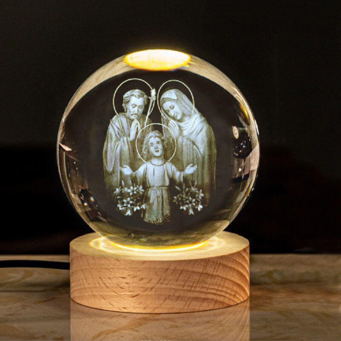 Kristálygömb Mária, Jézus, József 7 színű 3D LED lámpa