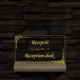 Recepció információs lámpa 20 cm fa talppal 7 színű 3D led lámpa