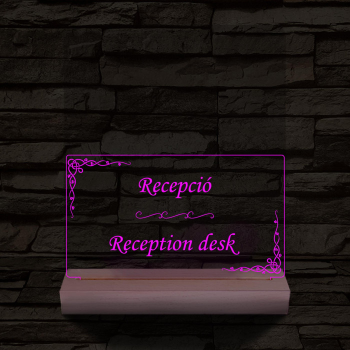 Recepció információs lámpa 20 cm fa talppal 7 színű 3D led lámpa