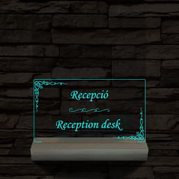 Recepció információs lámpa 20 cm fa talppal 7 színű 3D led lámpa