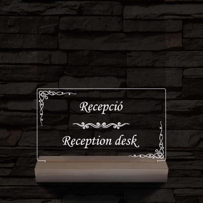 Recepció lámpa 20 cm fa talppal 7 színű 3D led lámpa