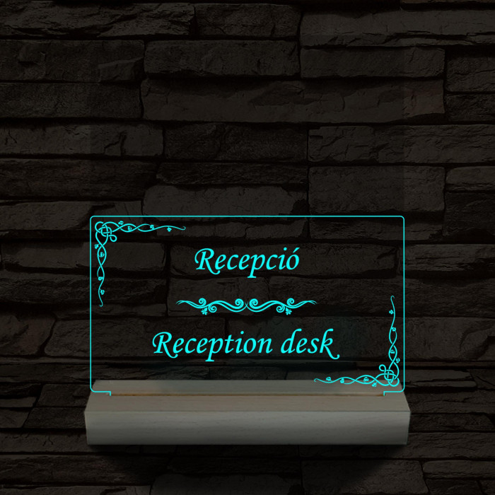 Recepció lámpa 20 cm fa talppal 7 színű 3D led lámpa