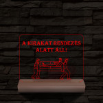 A kirakat rendezés alatt áll 20 cm fa talppal 7 színű 3D led lámpa