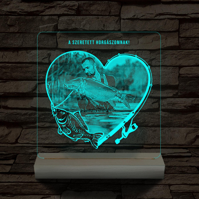 Egyedi fotógravírozás pontyos szívkeretben horgász fatalpban 7 színű 3D led lámpa