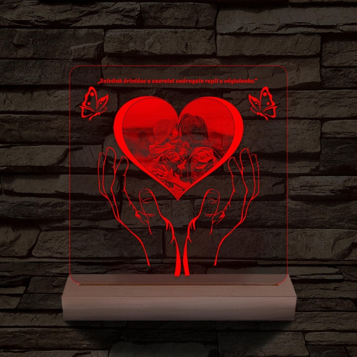 Szívérintés szív-alakú személyre szabott 20 cm fatalppal 7 színű 3D led lámpa