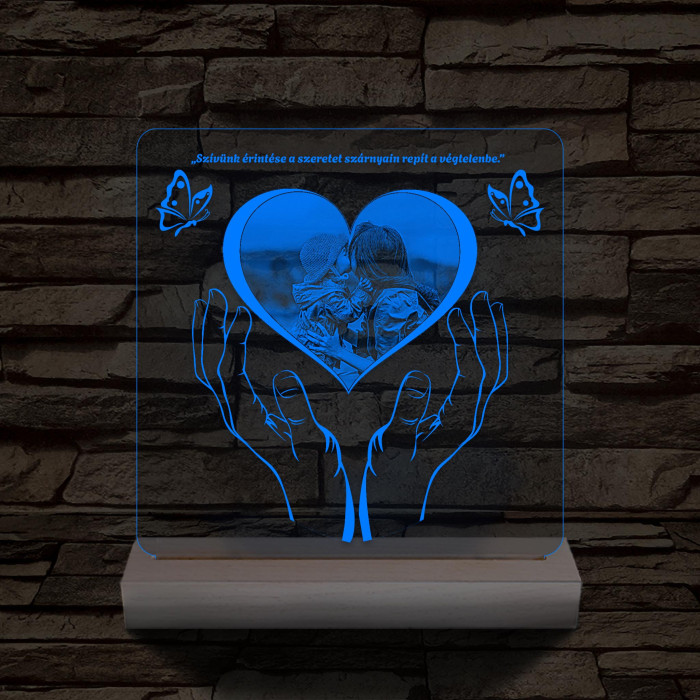 Szívérintés szív-alakú személyre szabott 20 cm fatalppal 7 színű 3D led lámpa