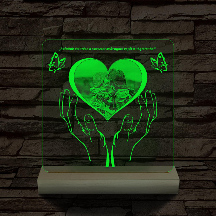 Szívérintés szív-alakú személyre szabott 20 cm fatalppal 7 színű 3D led lámpa