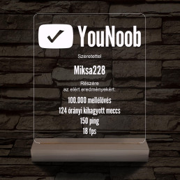 YouNoob emlékplakett személyre szabott fa talppal 7 színű 3D led lámpa