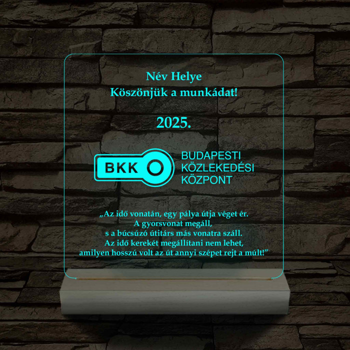 BKK eseményekhez, nyugdíjba vonuláshoz  7 színű 3D led lámpa fa talppal