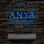 Szeretünk! Egyedi beírós szív-alakú személyre szabott 20 cm fa talppal 7 színű 3D led lámpa