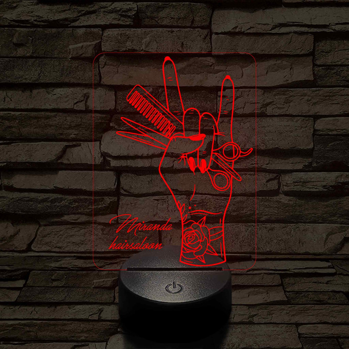 Tetovált női kéz fésűvel és ollóval – 7 színű, színváltós 3D LED lámpa